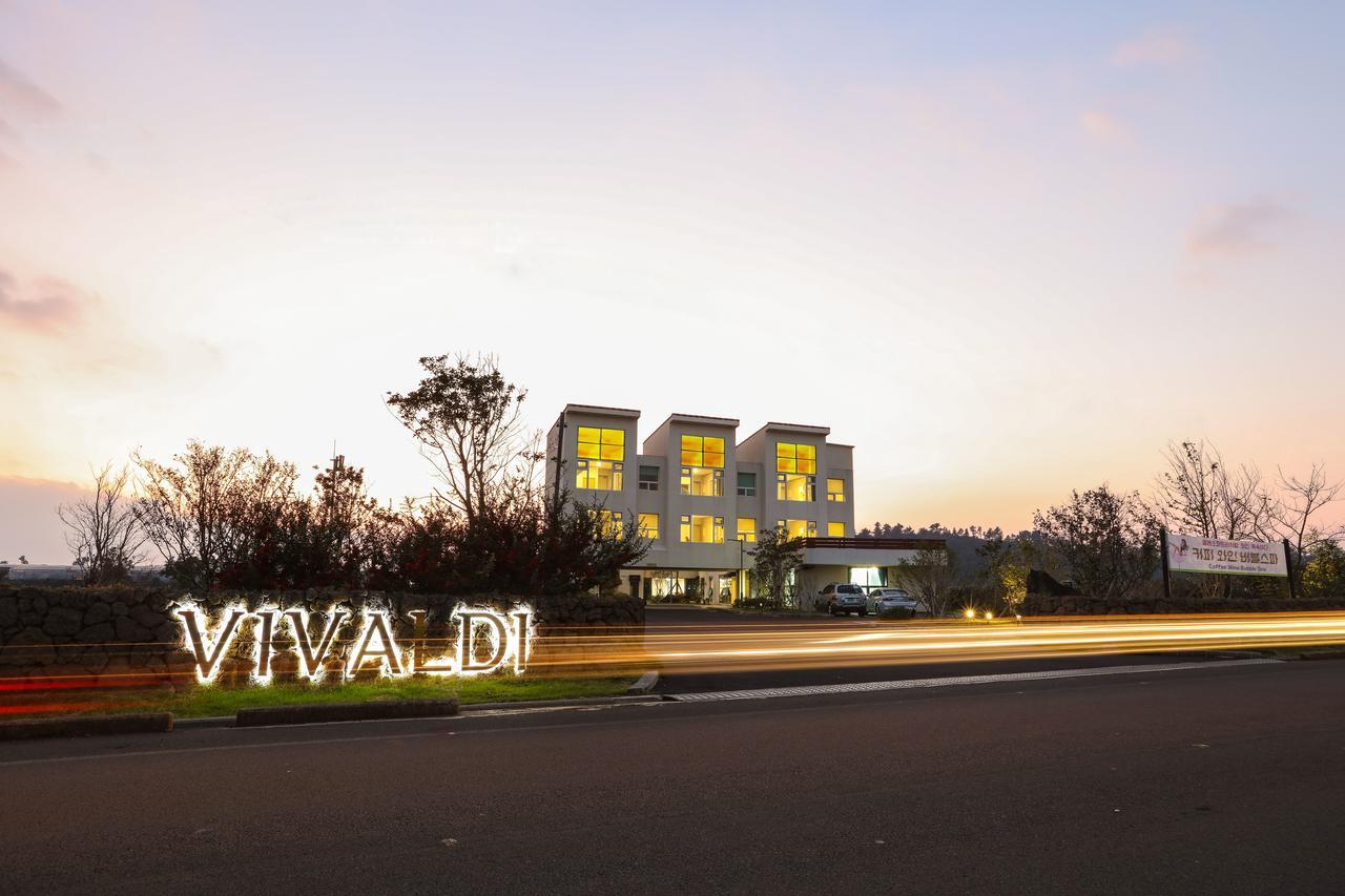 Casa De Vivaldi Hotel Seogwipo Bagian luar foto