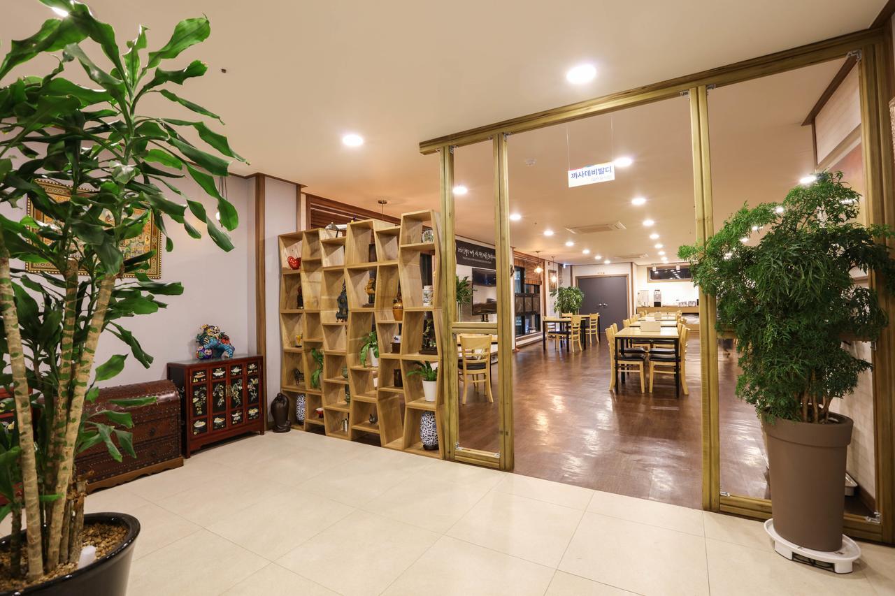 Casa De Vivaldi Hotel Seogwipo Bagian luar foto
