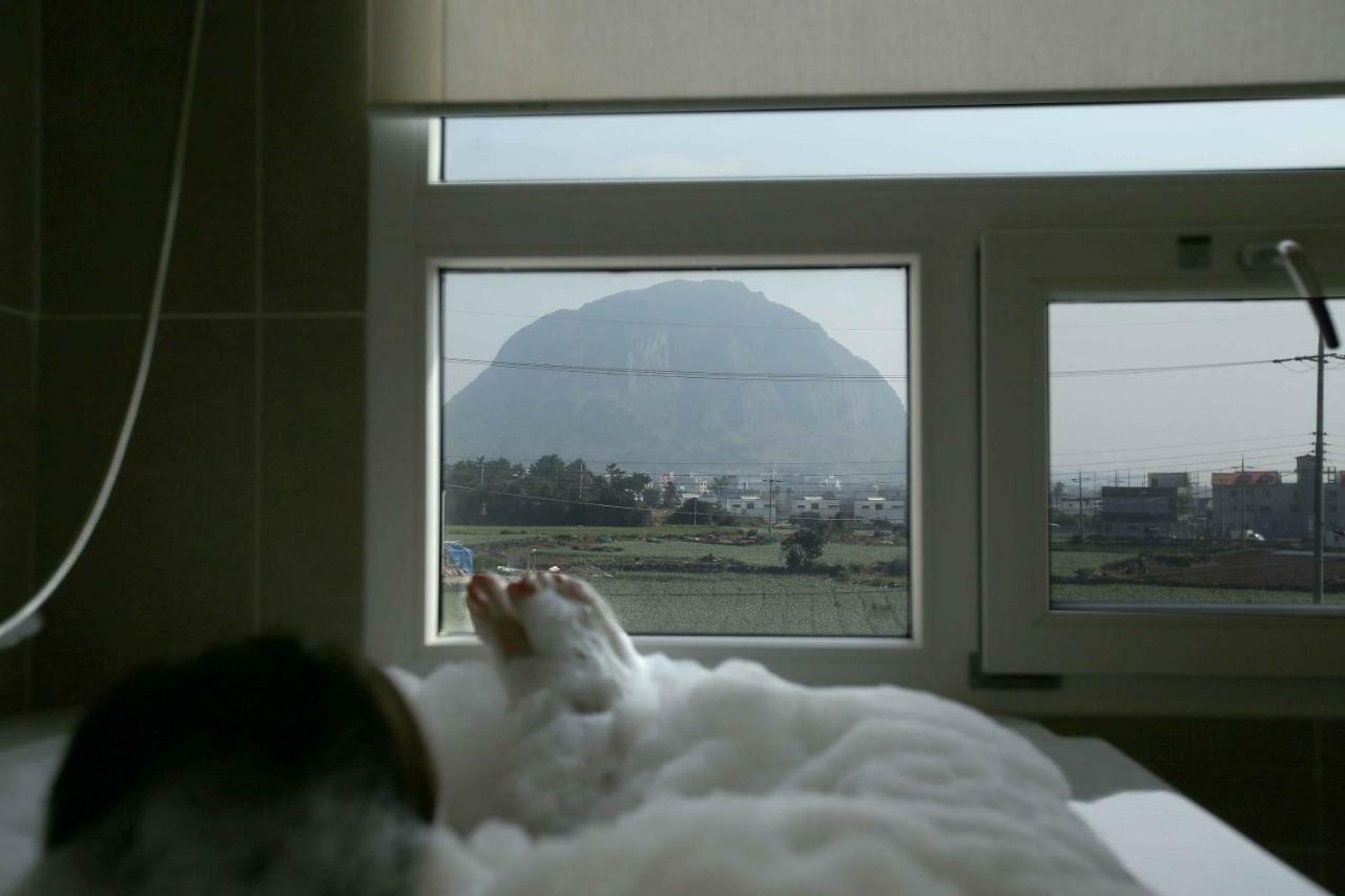 Casa De Vivaldi Hotel Seogwipo Bagian luar foto
